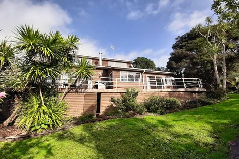Photo of property in 14 La Roche Place, Northcote, Auckland, 0627
