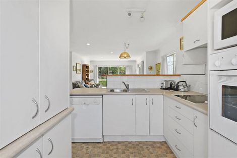 Photo of property in 19 Lakeridge Close, Rangatira Park, Taupo, 3330