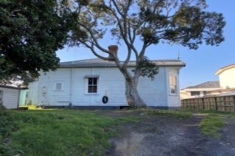 Photo of property in 5 Sampson Lane, Northcote, Auckland, 0627