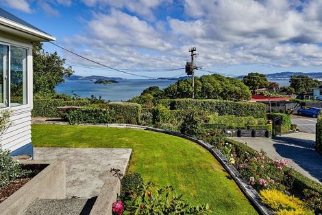 Photo of property in 1 Singers Road, Korokoro, Lower Hutt, 5012