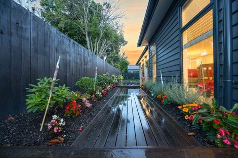 Photo of property in 9 Samuel Place, Terrace End, Palmerston North, 4410