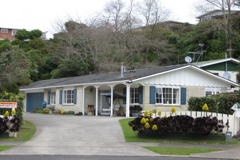 Photo of property in 34 Ambury Place, Merrilands, New Plymouth, 4312