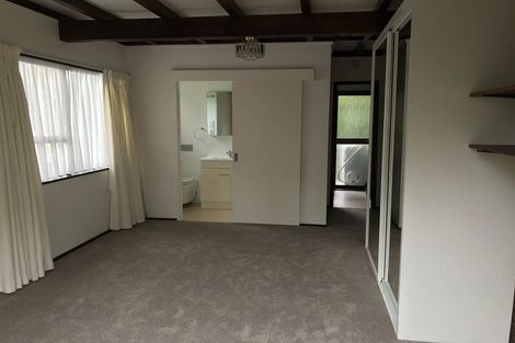 Photo of property in 2/5 Kegworth Place, Browns Bay, Auckland, 0630