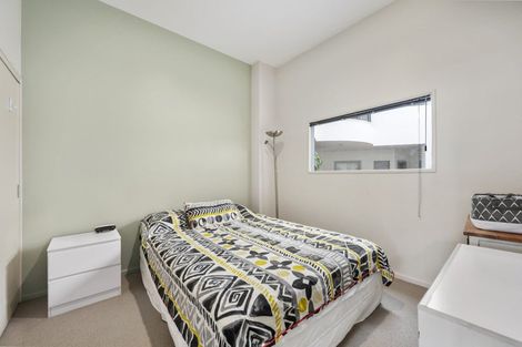 Photo of property in Stadium Garden Flats, 205/107 Thorndon Quay, Pipitea, Wellington, 6011