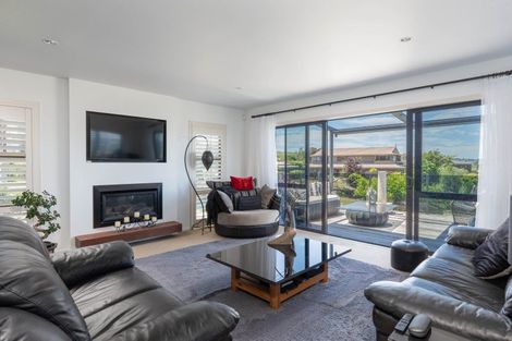 Photo of property in 2 Cherry Lane, Acacia Bay, Taupo, 3330