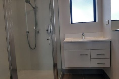 Photo of property in 5/7 Uku Lane, Hobsonville, Auckland, 0616