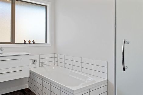 Photo of property in 20 Awa Place, Rangiora, 7400