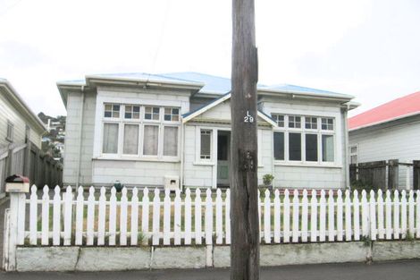 Photo of property in 132 Onepu Road, Lyall Bay, Wellington, 6022