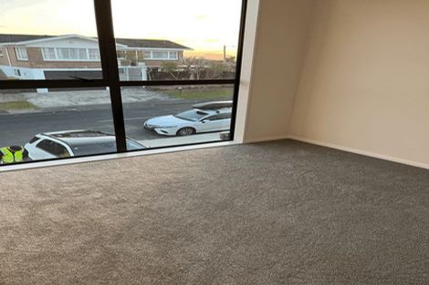 Photo of property in 2a Finnerty Avenue, Bucklands Beach, Auckland, 2014