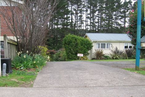 Photo of property in 635 Swanson Road, Swanson, Auckland, 0612