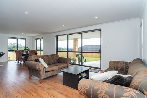 Photo of property in 5 Ngaio Close, Mangawhai, 0505