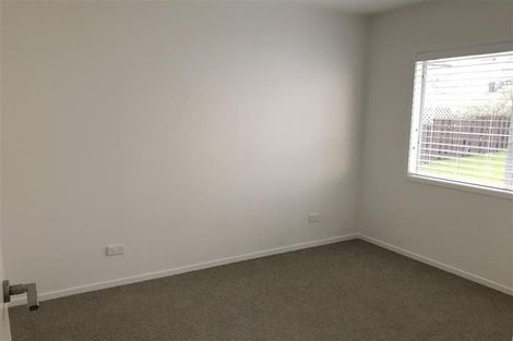 Photo of property in 1/50 Seaview Road, Castor Bay, Auckland, 0620