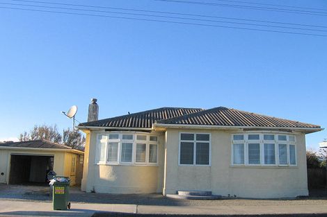 Photo of property in 10 Marine Parade, Otaki Beach, Otaki, 5512