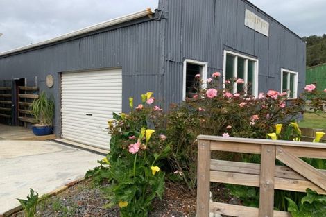 Photo of property in 14 Okau Road, Ahititi, Urenui, 4378