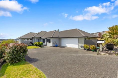 Photo of property in 33 Merriman Place, Pyes Pa, Tauranga, 3112