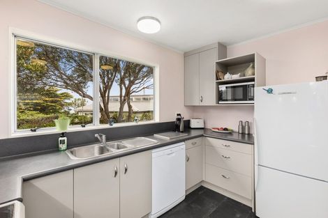 Photo of property in 1 Vista Grove, Kelson, Lower Hutt, 5010