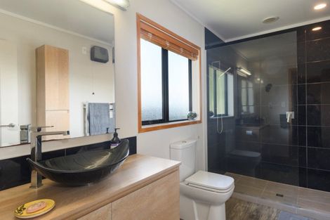 Photo of property in 48 Estuary View Road, Welcome Bay, Tauranga, 3112