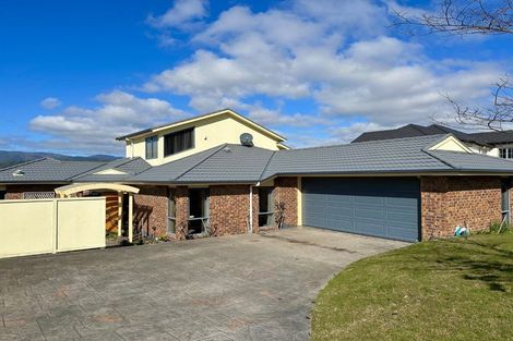 Photo of property in 5 Birkinshaw Grove, Riverstone Terraces, Upper Hutt, 5018
