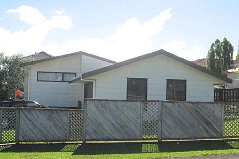 Photo of property in 4 Marco Place, Highland Park, Auckland, 2010