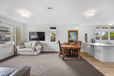 Photo of property in 106 Meeanee Road, Taradale, Napier, 4112