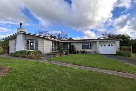 Photo of property in 5 Walker Crescent, Bulls, 4818