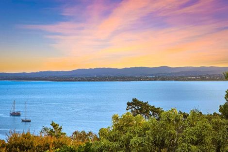 Photo of property in 32 Telstar Place, Beach Haven, Auckland, 0626