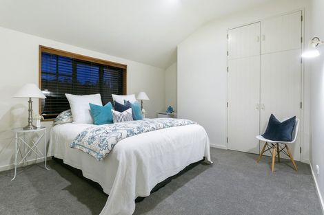 Photo of property in 35 Isobel Road, Greenhithe, Auckland, 0632