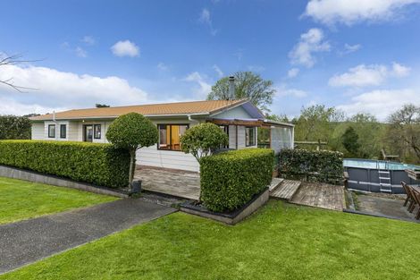 Photo of property in 1187 Peak Road, Helensville, 0875