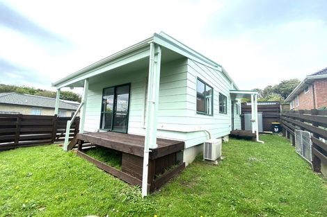 Photo of property in 32a Horokiwi Road West, Newlands, Wellington, 6037