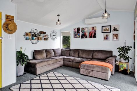 Photo of property in 8 Hughson Place, Opunake, 4616