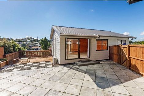 Photo of property in 2/33 Woodstock Road, Forrest Hill, Auckland, 0620