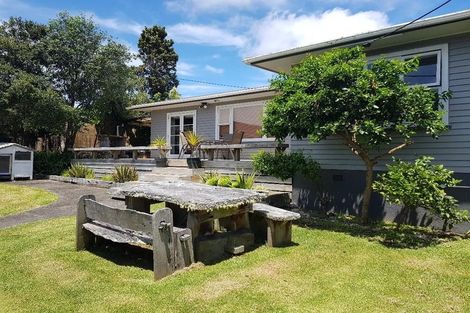 Photo of property in 37 Edmonton Road, Henderson, Auckland, 0612