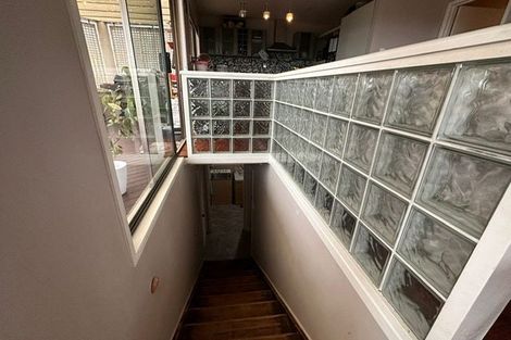 Photo of property in 9 Gwenand Place, Botany Downs, Auckland, 2010