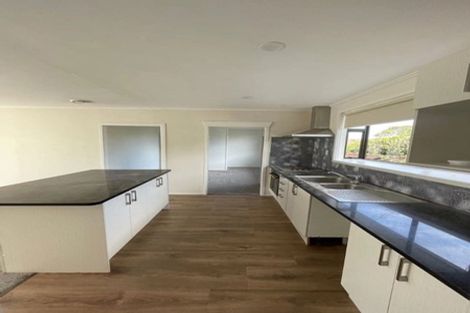 Photo of property in 128 Cobham Crescent, Kelston, Auckland, 0602