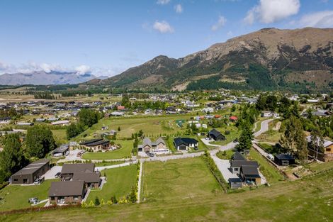 Photo of property in 13 Skylark Place, Lake Hawea, 9382
