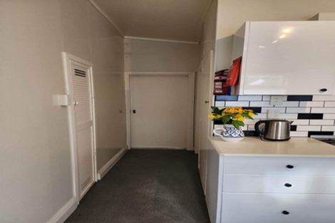 Photo of property in 3-5 Knoll Street, Island Bay, Wellington, 6023