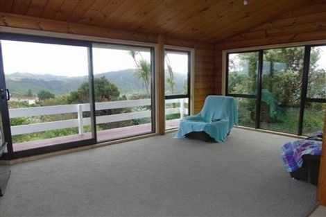 Photo of property in 18 Glamorgan Street, Northland, Wellington, 6012