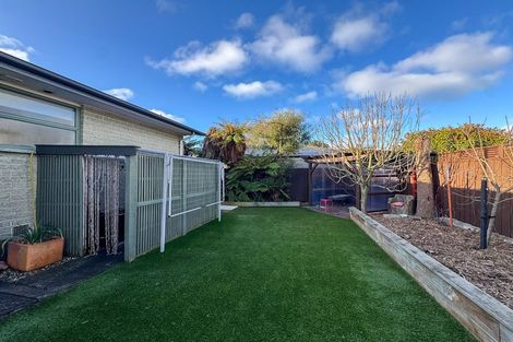 Photo of property in 2/5 Chislehurst Place, Bryndwr, Christchurch, 8052