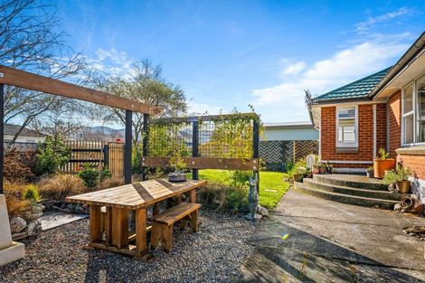 Photo of property in 3 Hikurangi Street, Te Atatu Peninsula, Auckland, 0610