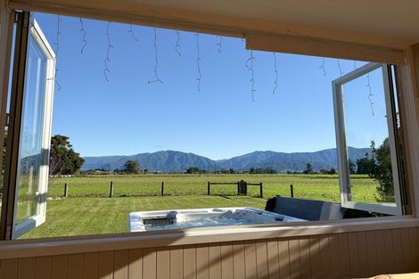 Photo of property in 382 Abel Tasman Drive, Motupipi, Takaka, 7183