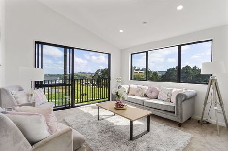 Photo of property in 13 Bremner Ridge Street, Flat Bush, Auckland, 2019
