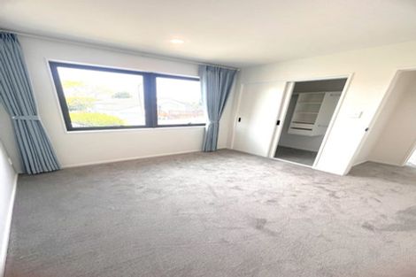 Photo of property in 1a Wren Place, Unsworth Heights, Auckland, 0632