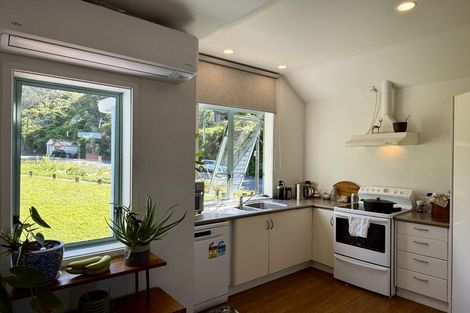 Photo of property in 93a Kelburn Parade, Kelburn, Wellington, 6012