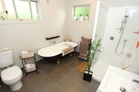 Photo of property in 1343 Te Hutewai Road, Raglan, 3296