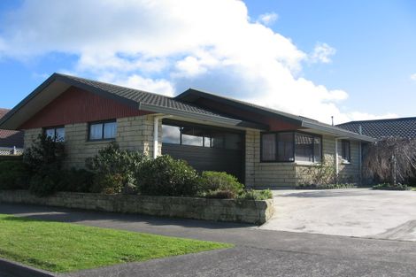 Photo of property in 122 John F Kennedy Drive, Milson, Palmerston North, 4414