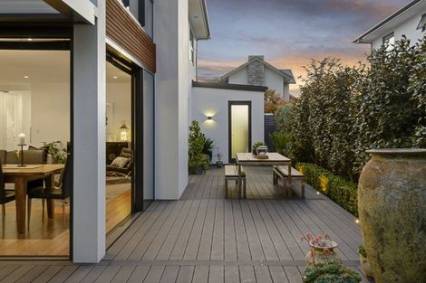 Photo of property in 51 Innes Road, St Albans, Christchurch, 8052