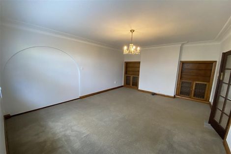 Photo of property in 36 Rangatira Road, Birkenhead, Auckland, 0626