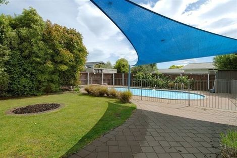 Photo of property in 23 Rosedale Place, Avonhead, Christchurch, 8042