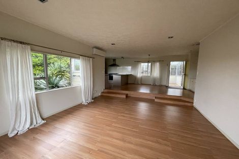 Photo of property in 1 Remus Place, Totara Vale, Auckland, 0629