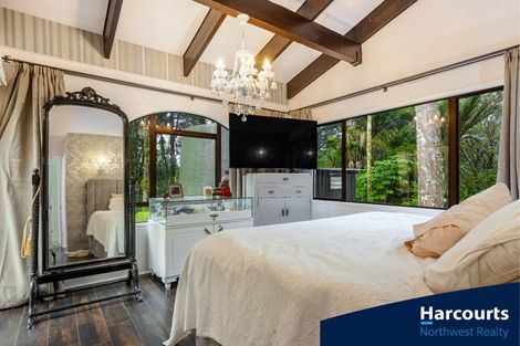 Photo of property in 719 Scenic Drive, Henderson Valley, Auckland, 0612